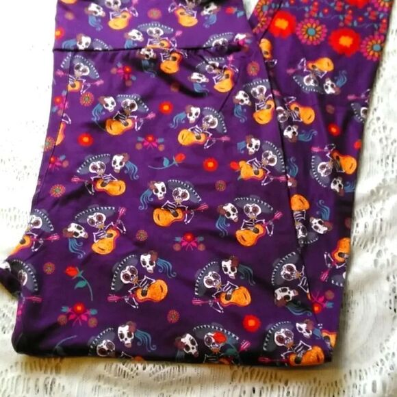 Canah brand leggings Tall & Curvy 14-22 Sugar Skulls - Picture 1 of 7